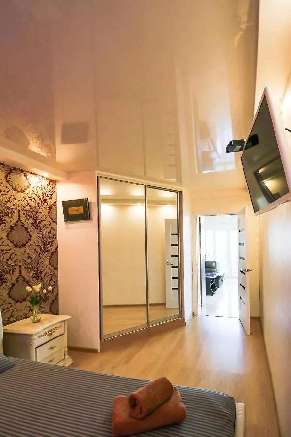 Apartment Апартаменти 2К На Бульварі Лесі Українки, Поруч З Метро Печерська. Kyiv